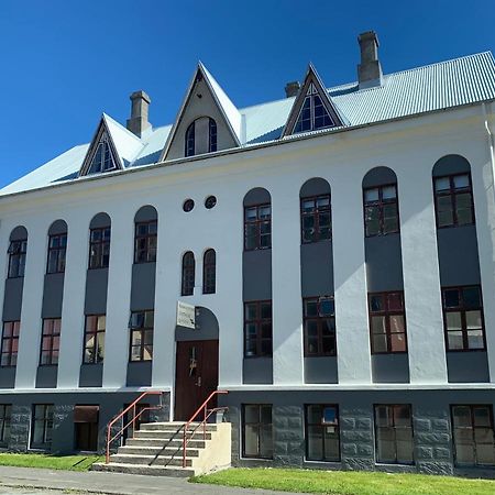 Managisting Guesthouse Isafjordur Bagian luar foto