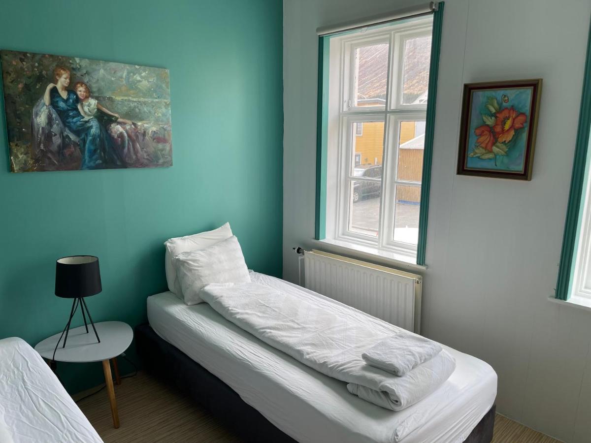 Managisting Guesthouse Isafjordur Bagian luar foto